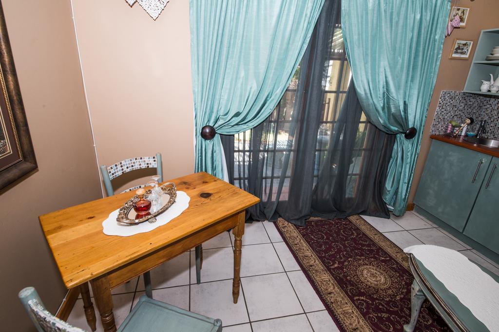 Tarentaalrand Guesthouse アピントン エクステリア 写真
