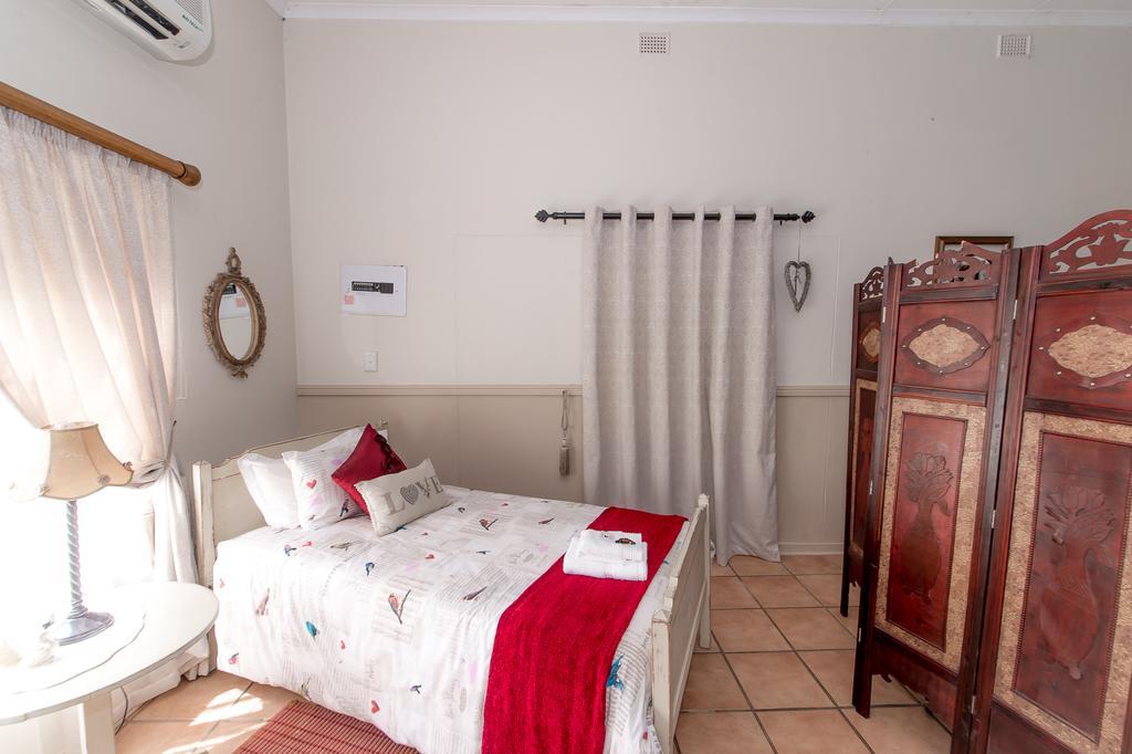 Tarentaalrand Guesthouse アピントン エクステリア 写真